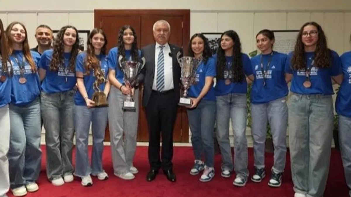 Adana Büyükşehir Belediyesi’nin kız takımından büyük başarı
