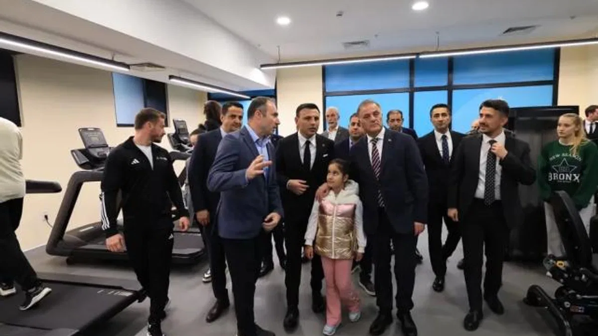 İstanbul Büyükşehir’den yeni gençlik adımı…. Yurt binası artık gençlik üssü