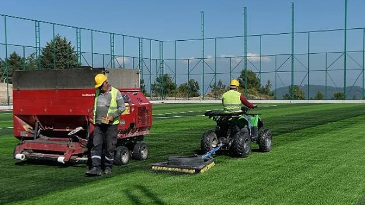 Osmangazi Belediyesi’nden Gündoğdu’ya futbol sahası