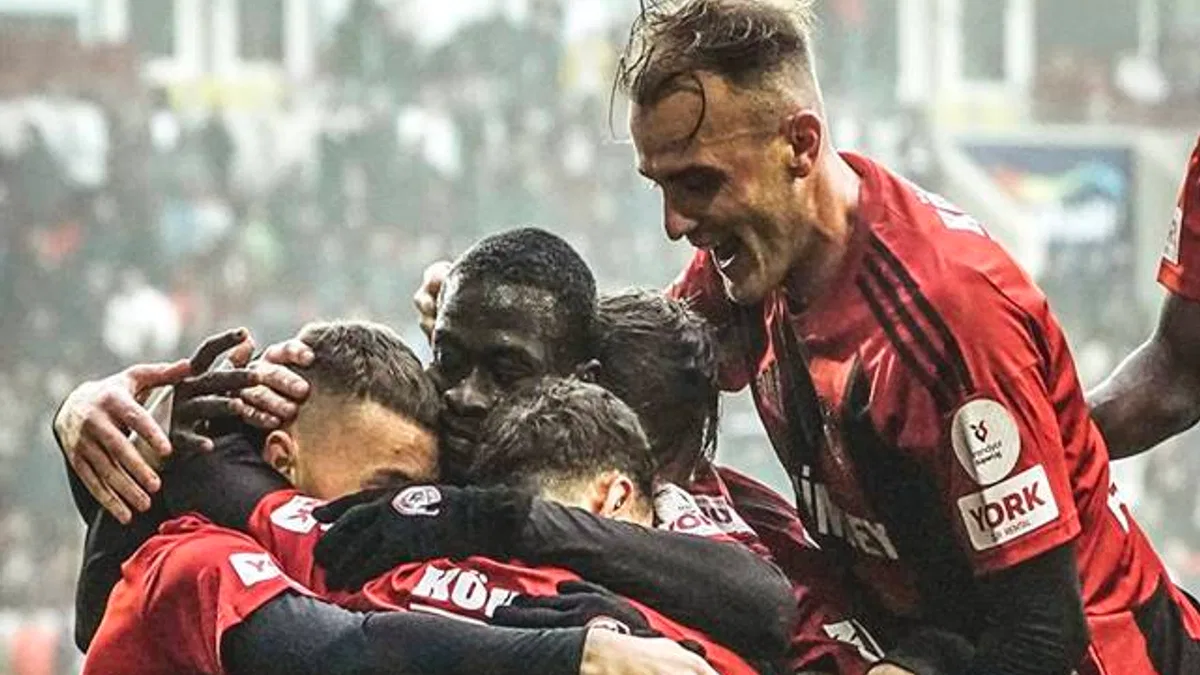 Gaziantep FK 2-0 Antalyaspor (Maç Sonucu) G. Antep evinde rahat kazandı!