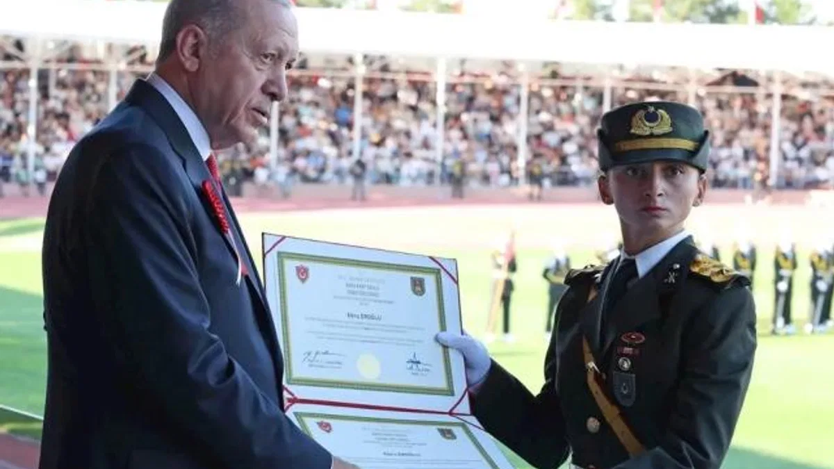 Cumhurbaşkanı Erdoğan, Kara Harp Okulu mezuniyet törenine katıldı