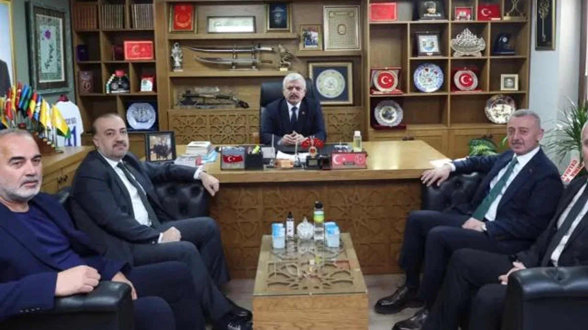 Başkan Büyükakın’dan MHP’ye iadeyi ziyaret