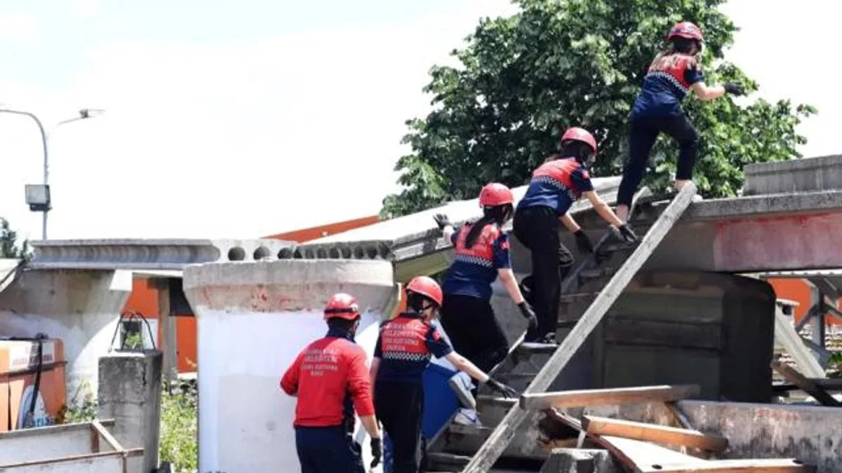 Bursa Osmangazi’de liselilerden nefes kesen tatbikat