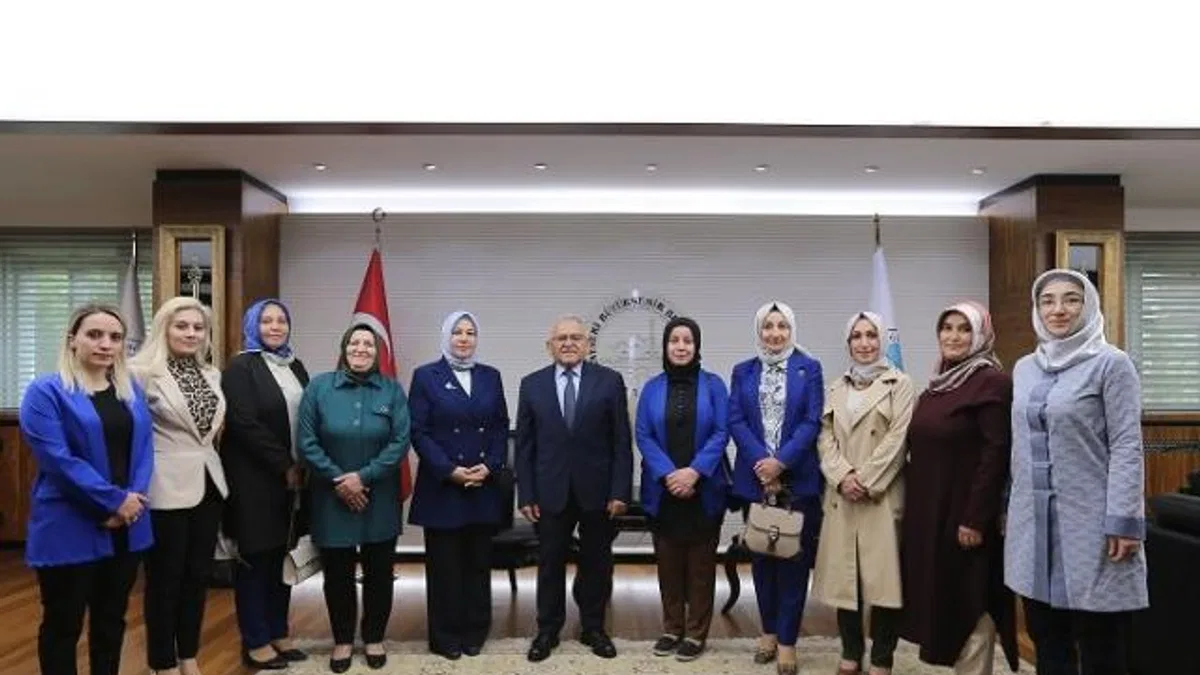 Başkan Büyükkılıç, AK Partili kadınları ağırladı
