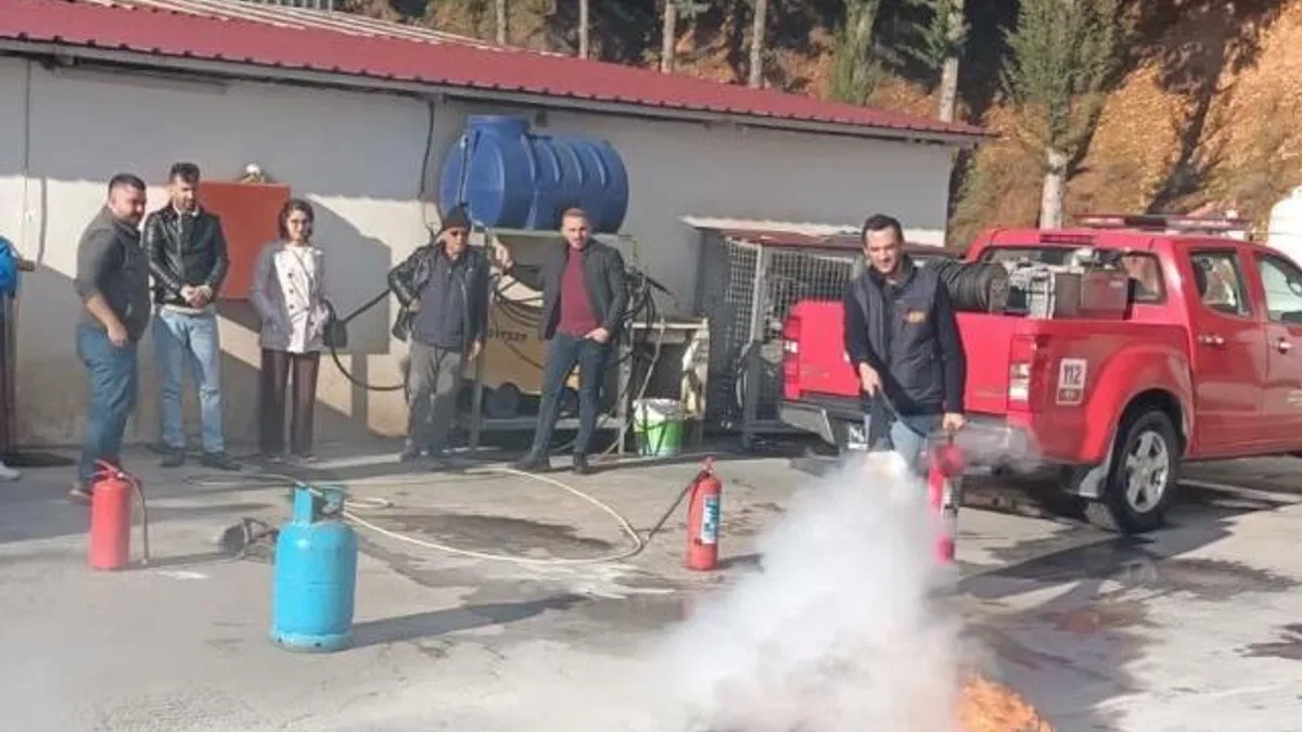 Muğla İtfaiyesi’nden baca temizlik eğitimi