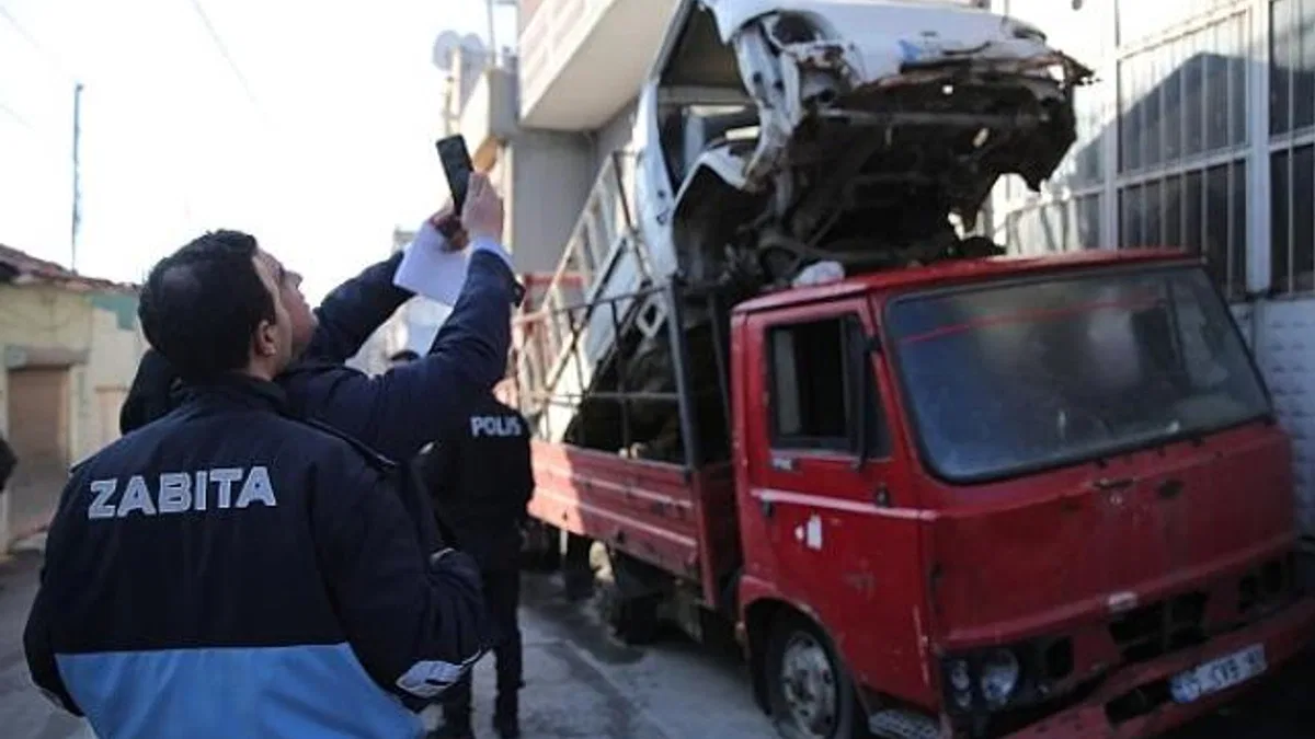 Konak zabıtasından hurdacılara ve hurda depolarına sıkı denetim