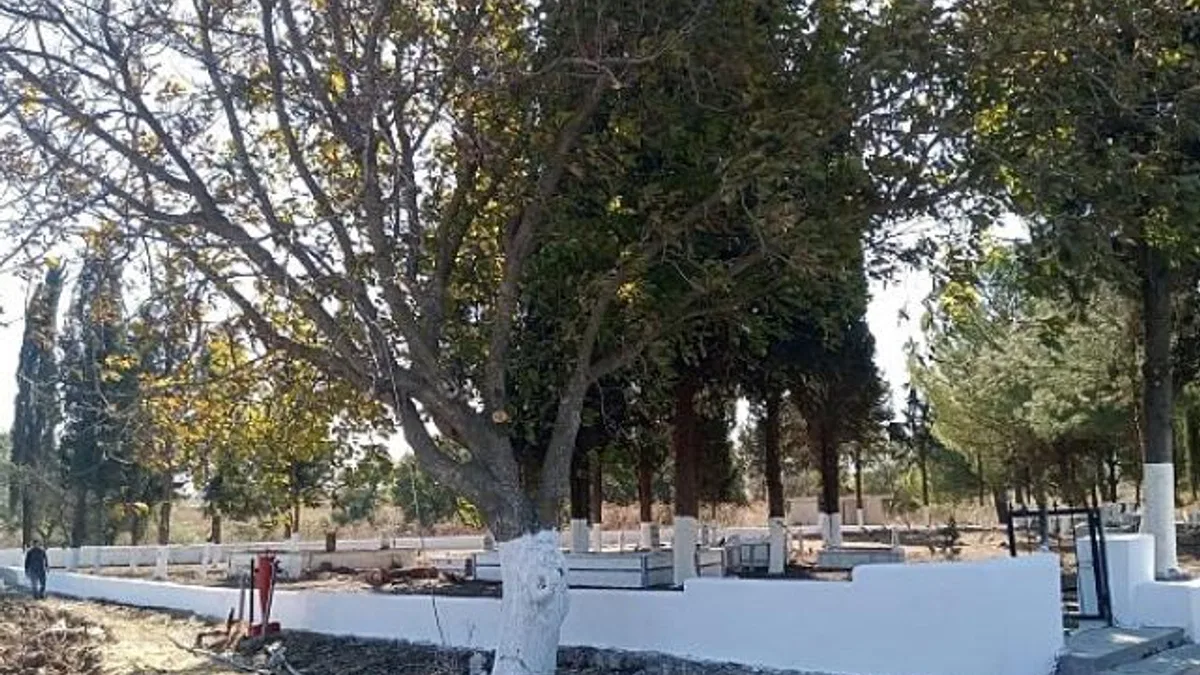 Tekeliler Mahalle Mezarlığı Yenilendi