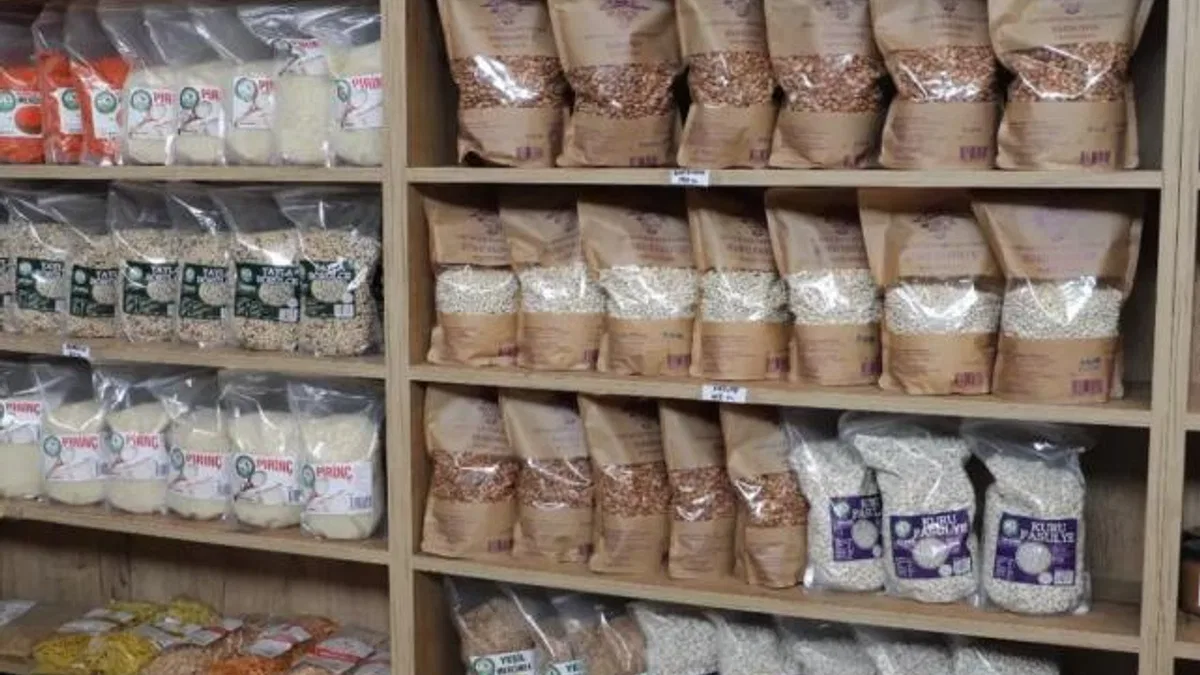 Çınar Halk Market’in doğal ürünleri Gülümse Kafe’de