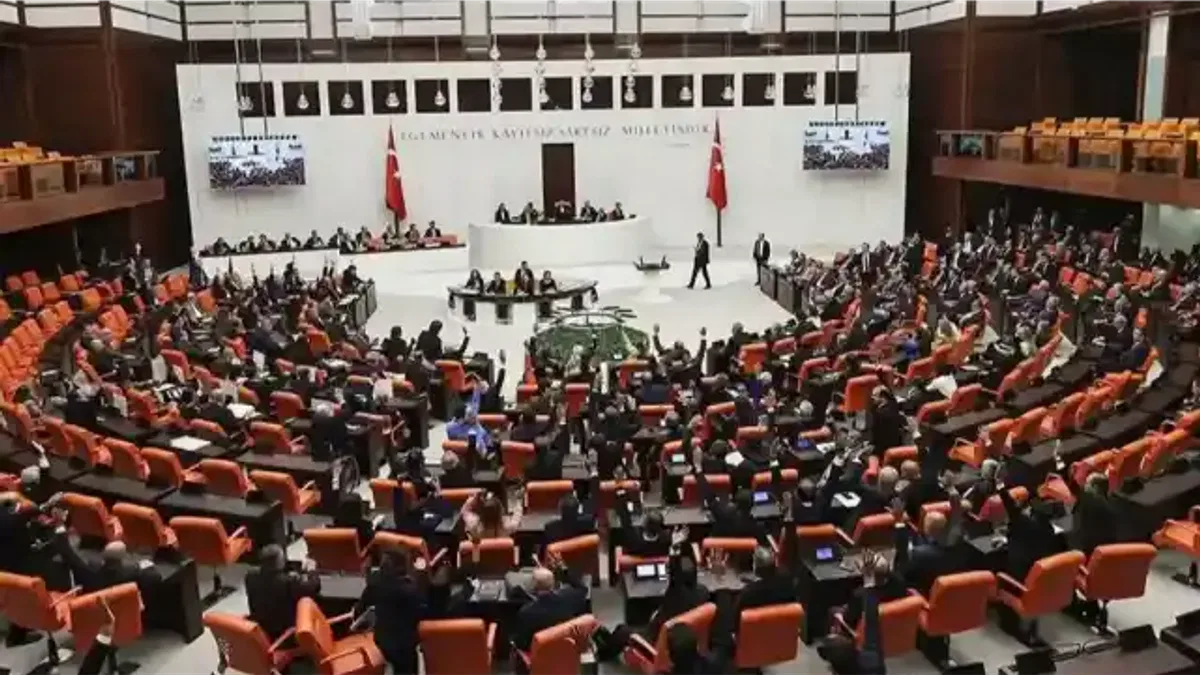 TBMM’de öğrenci affı teklifinde ilk 13 madde kabul edildi… Akademik sahteciliğe ağır yaptırım