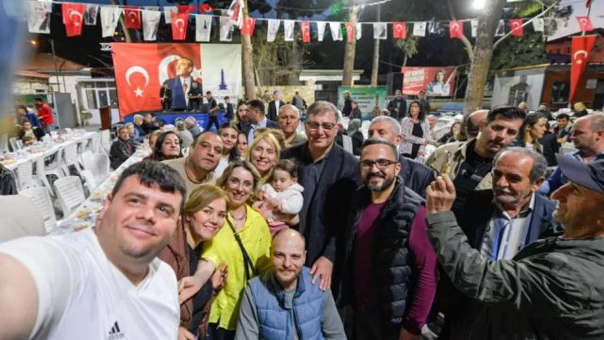 İzmir’de dayanışma sofrası Foça’da kuruldu