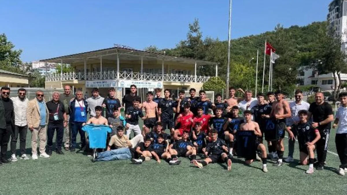 Bursa’da Gemlik Belediyespor U-17 Elit Lig şampiyonu!