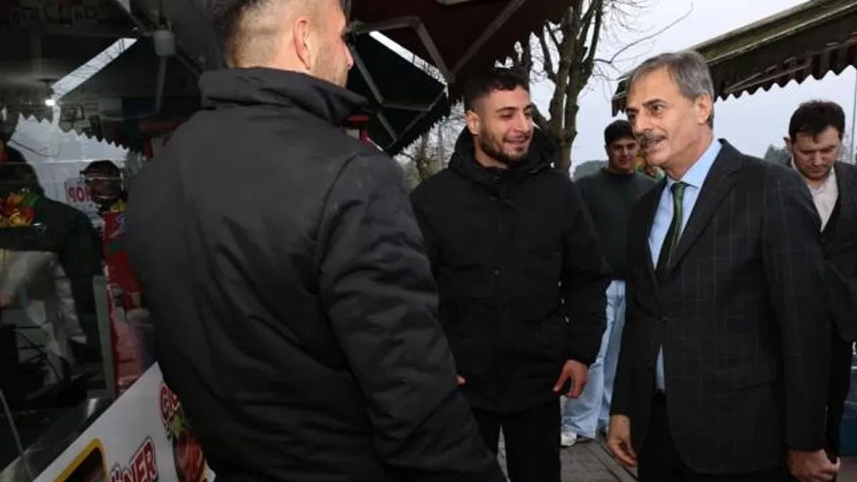 Başkan Alemdar Sakarya Yenikent’te esnafla bir araya geldi