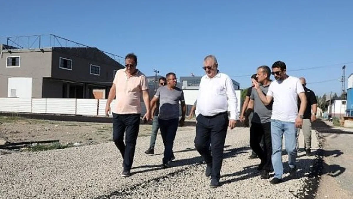 Edremit’te yol seferberliği: 2025 hedefi 500 bin metrekare