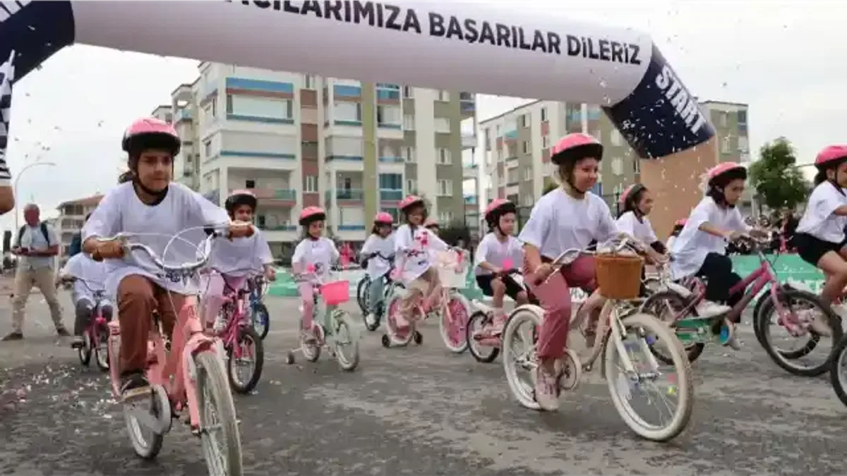 Bisiklet yarışı nefes kesti
