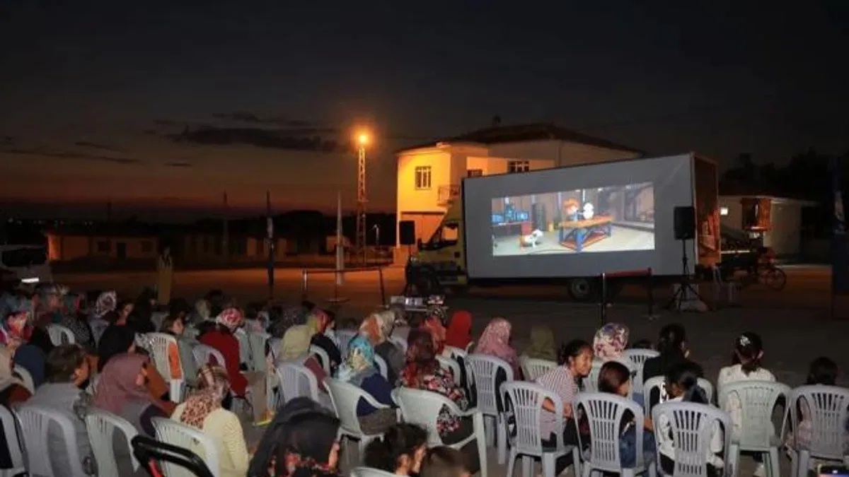 Kayseri Talas’ta ‘Püfür Püfür’ yazlık sinema