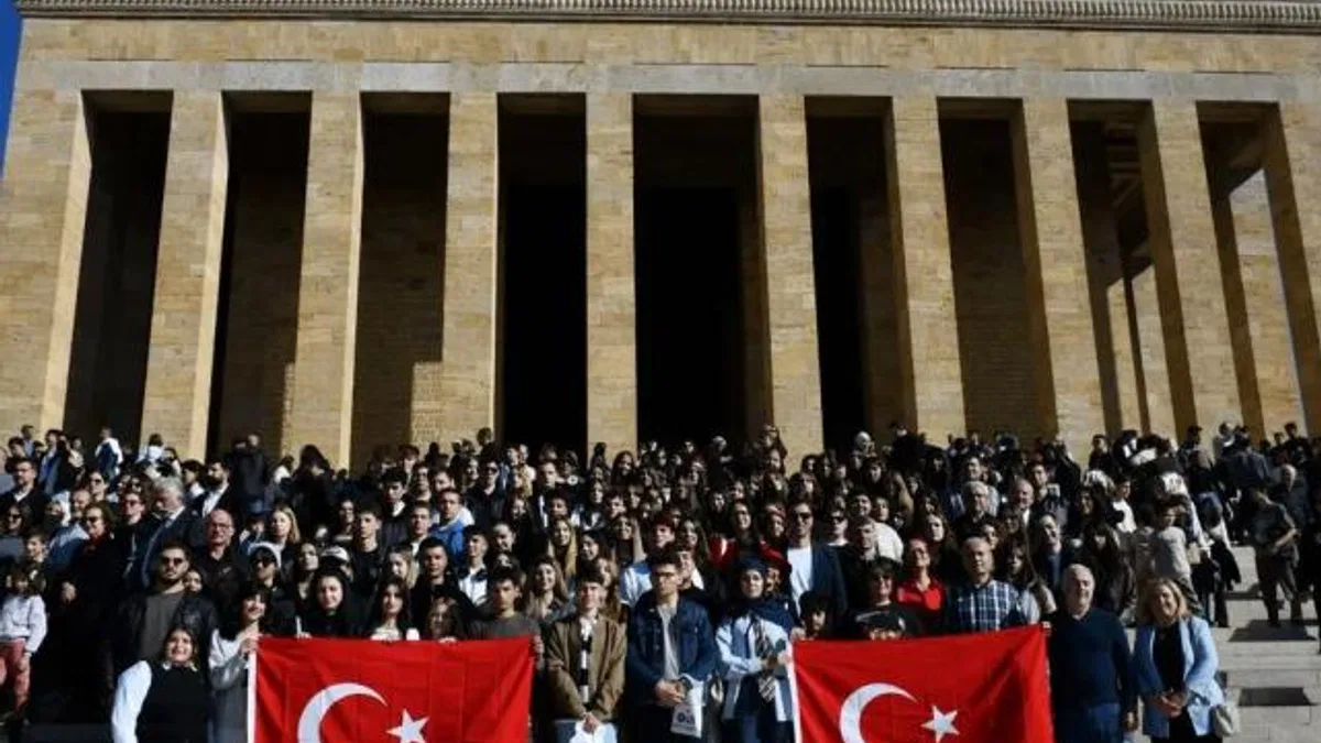 Balıkesirli gençlerden Ata’ya vefa ziyareti