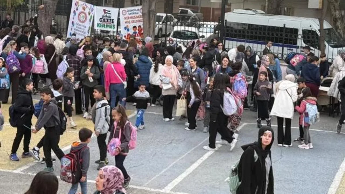 Manisa Yunusemre’de Üzümcüler İlkokulu’nda kermes