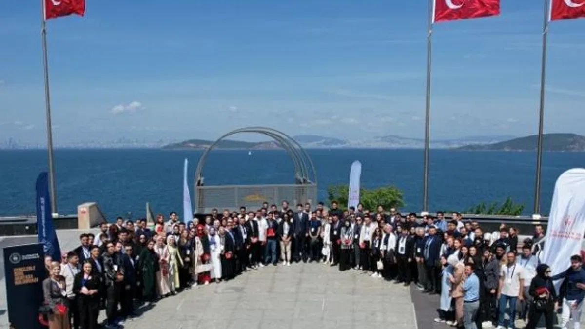 Sivil anayasa için söz gençlerde