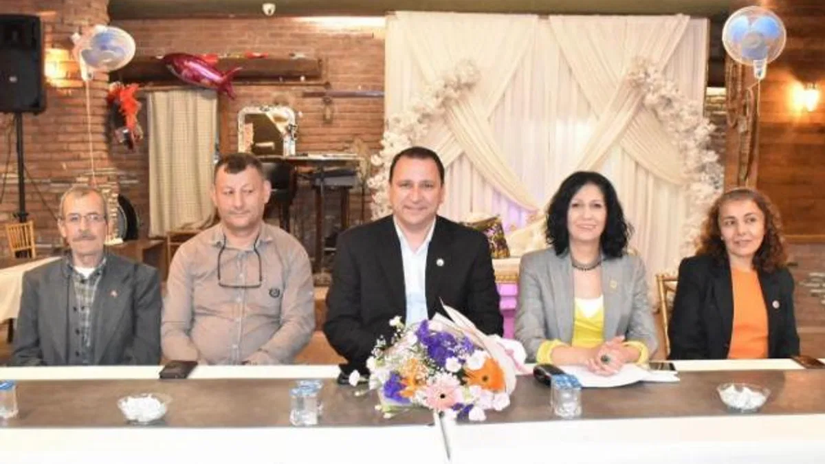 Manisa Dostlar Meclisi’nin konuğu Yunusemre Muhtarlar Derneği Başkanı Bedriye Pehlivan