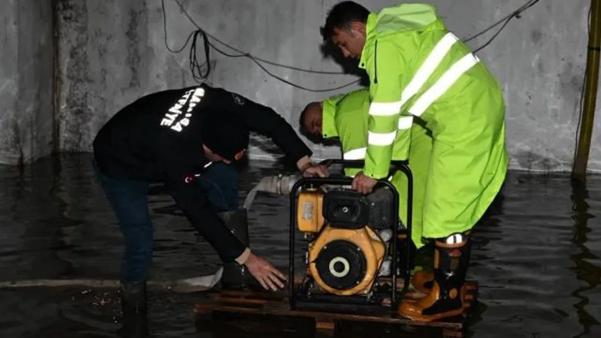 Manisa’da sağanak yağışta ekipler tüm gücüyle sahada