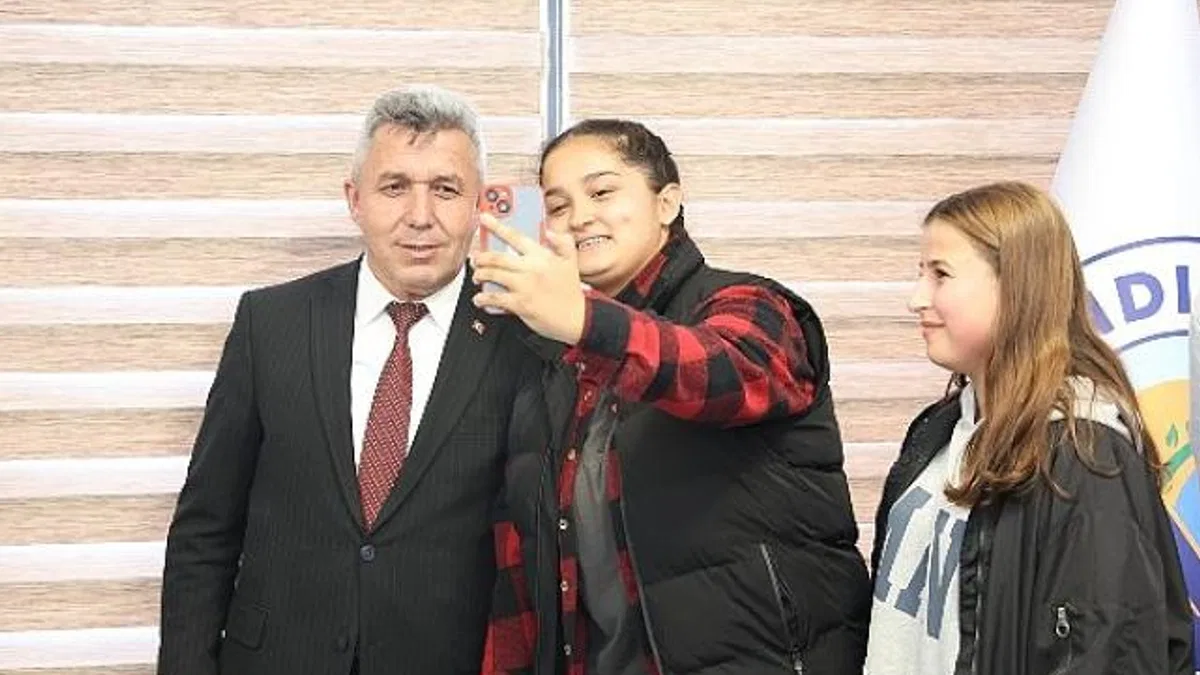 Öğrencilerinden Başkan Ölmez’e Ziyaret