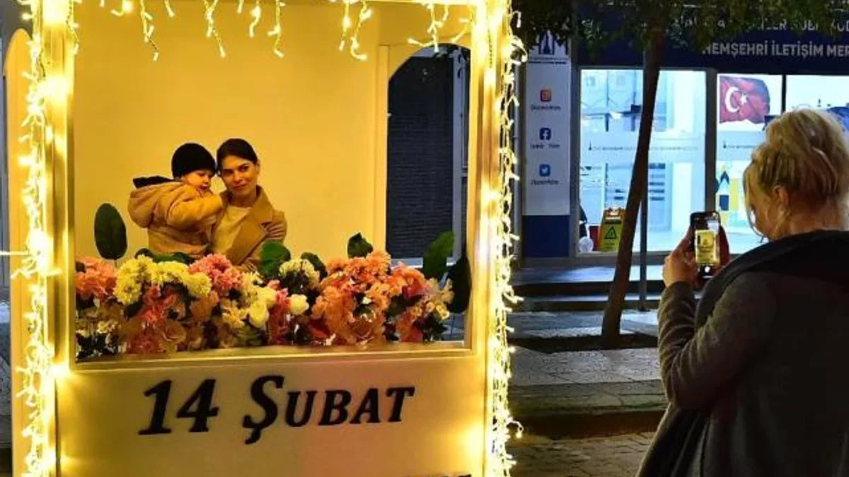 İzmir’de ‘Sevgi Festivali’ kapılarını açtı