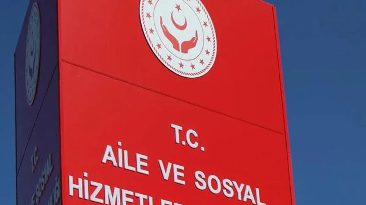 O görüntülere Bakanlık’tan açıklama… Babaya gözaltı, çocuklar devlet korumasında!