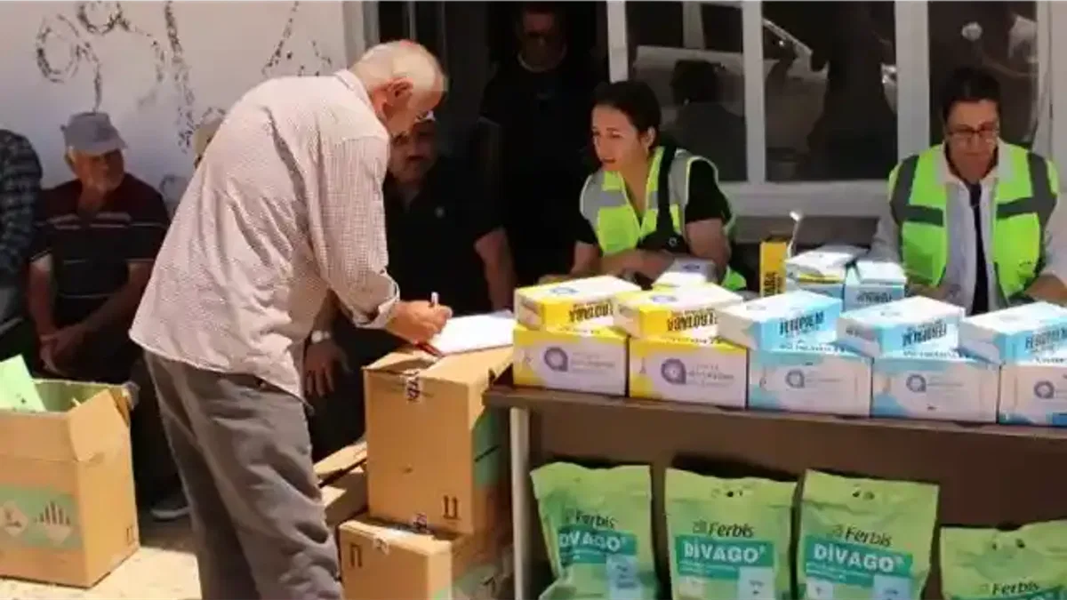 Antalya Büyükşehir’den selden etkilenen üreticilere destek