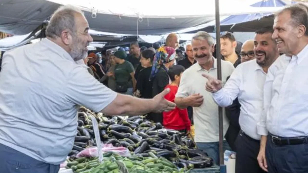 Mersin’de Başkan Seçer’e sevgi seli