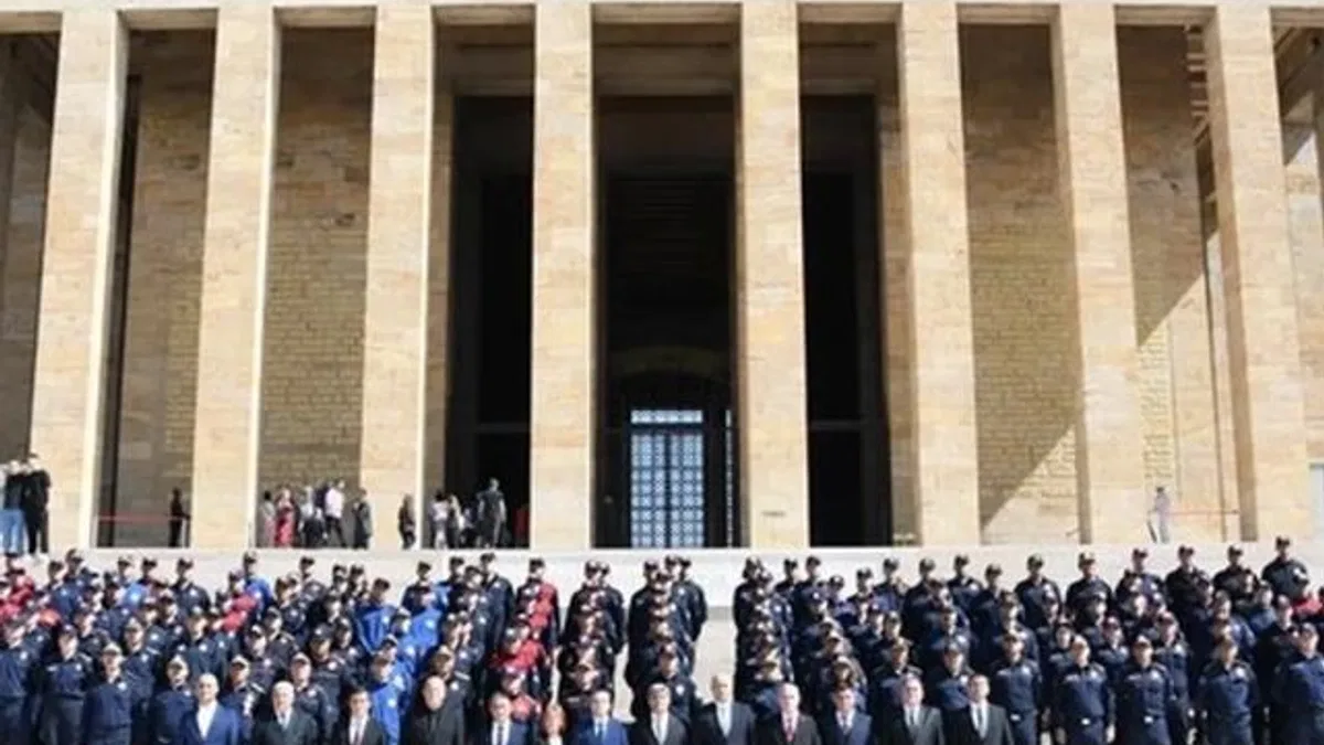 Denizlili itfaiyecilerden Anıtkabir’e anlamlı ziyaret