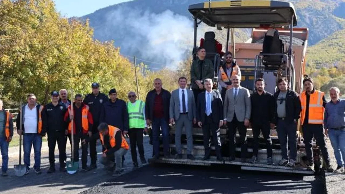 Artvin’de Vali Ergün’den Ardanuç’ta asfalt mesaisi