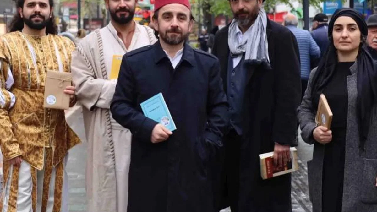 Roman kahramanlarını bildiler, kitapları kazandılar