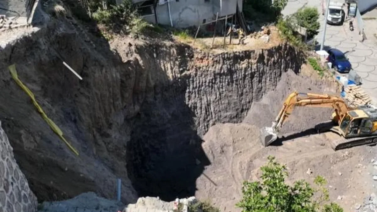 Kocaeli Gölcük’te toprak kaymasına ani müdahale
