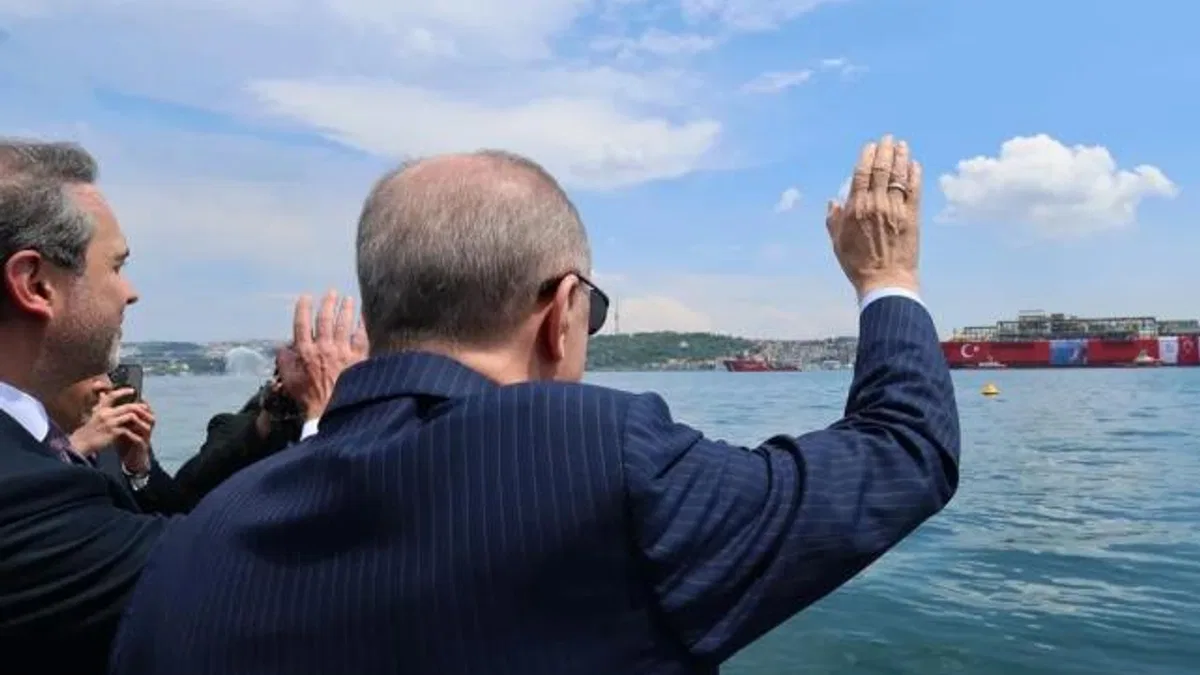 ‘Osman Gazi’ Karadeniz’e uğurlandı