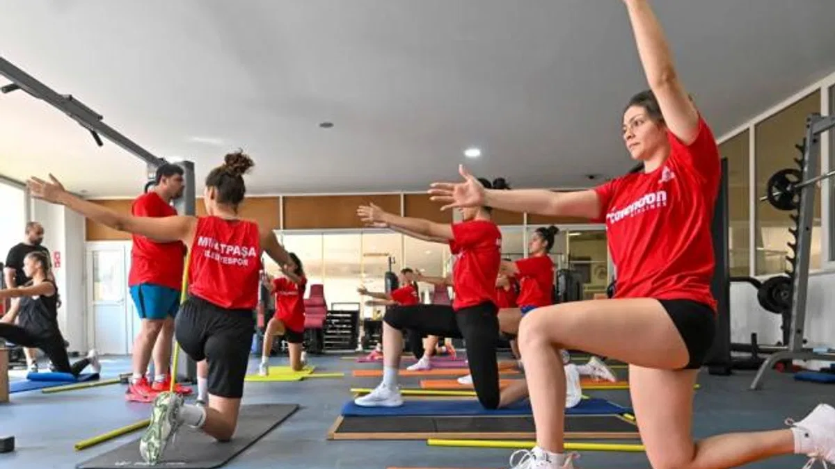 Antalya’da ‘Paşanın Sultanları’ lige iddialı hazırlanıyor