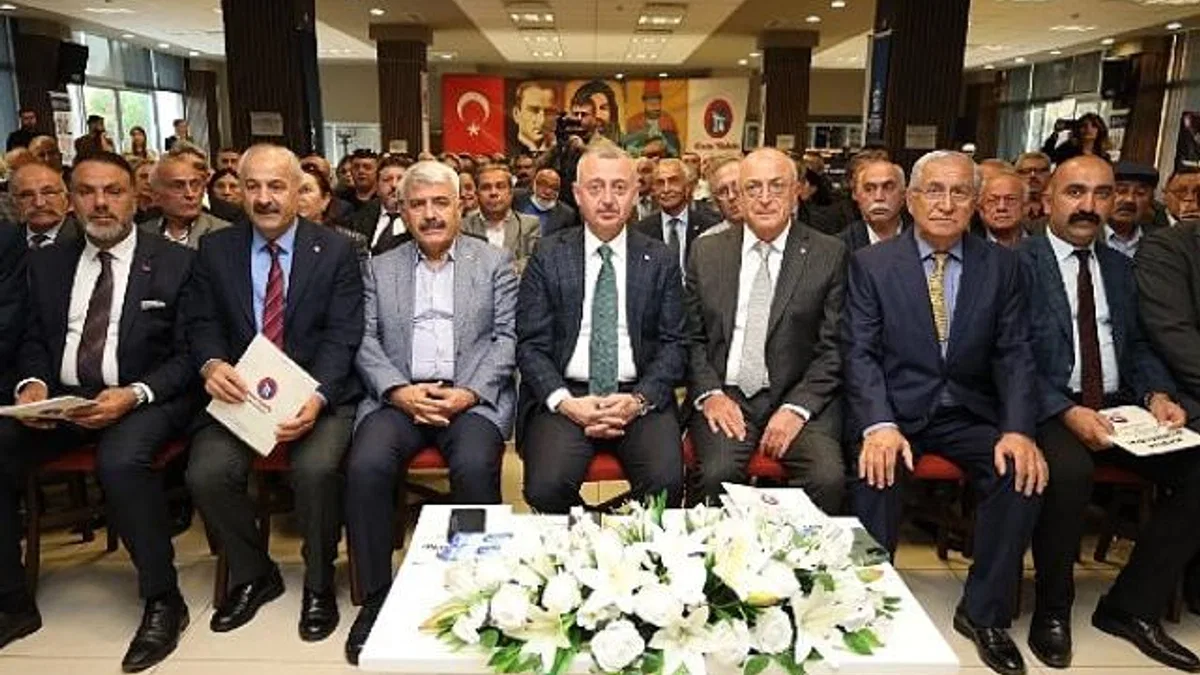 Cem Vakfının çalıştayında Büyükakın’a yoğun ilgi