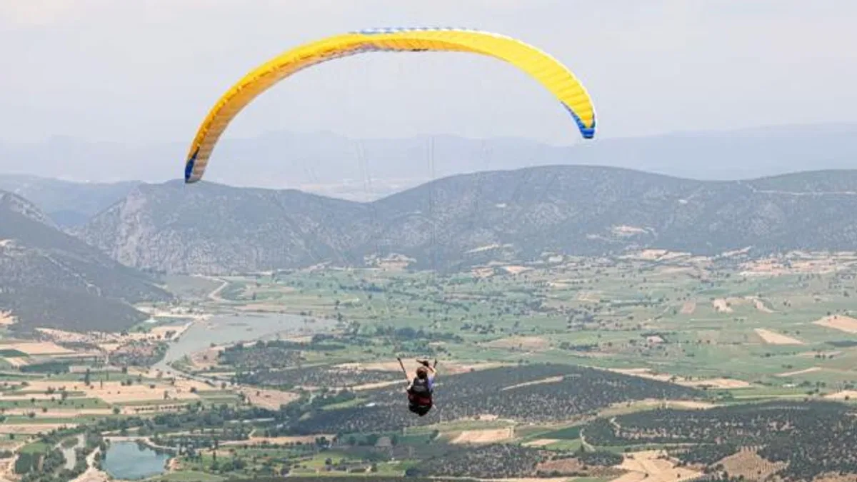 Bilecik’te Yamaç Paraşütü Festivali