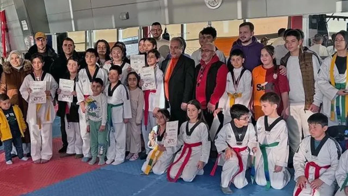 Kayseri Talas’ta tekvandocular kuşak taktı