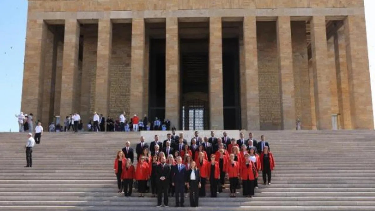 Günay Başkandan Tam Kadro Anıtkabir Çıkarması
