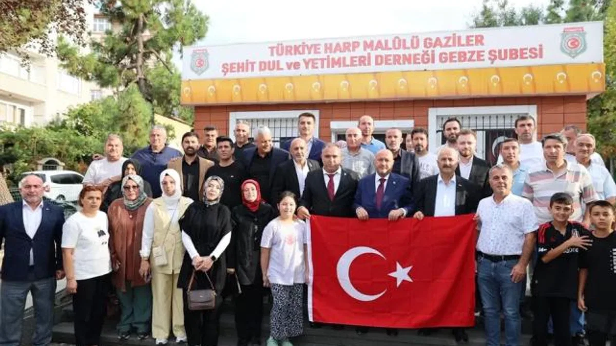 Kocaeli Gebze’de şehit yakınlarına vefa ziyareti
