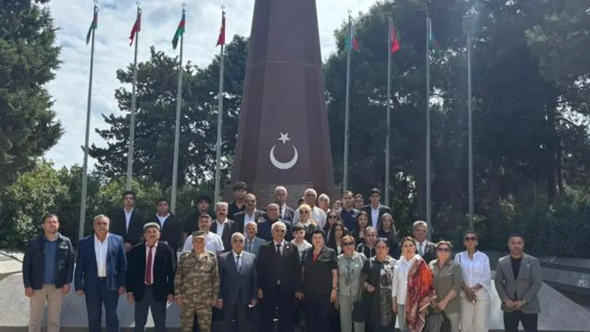 Bakü’de Türk şehitleri unutulmadı