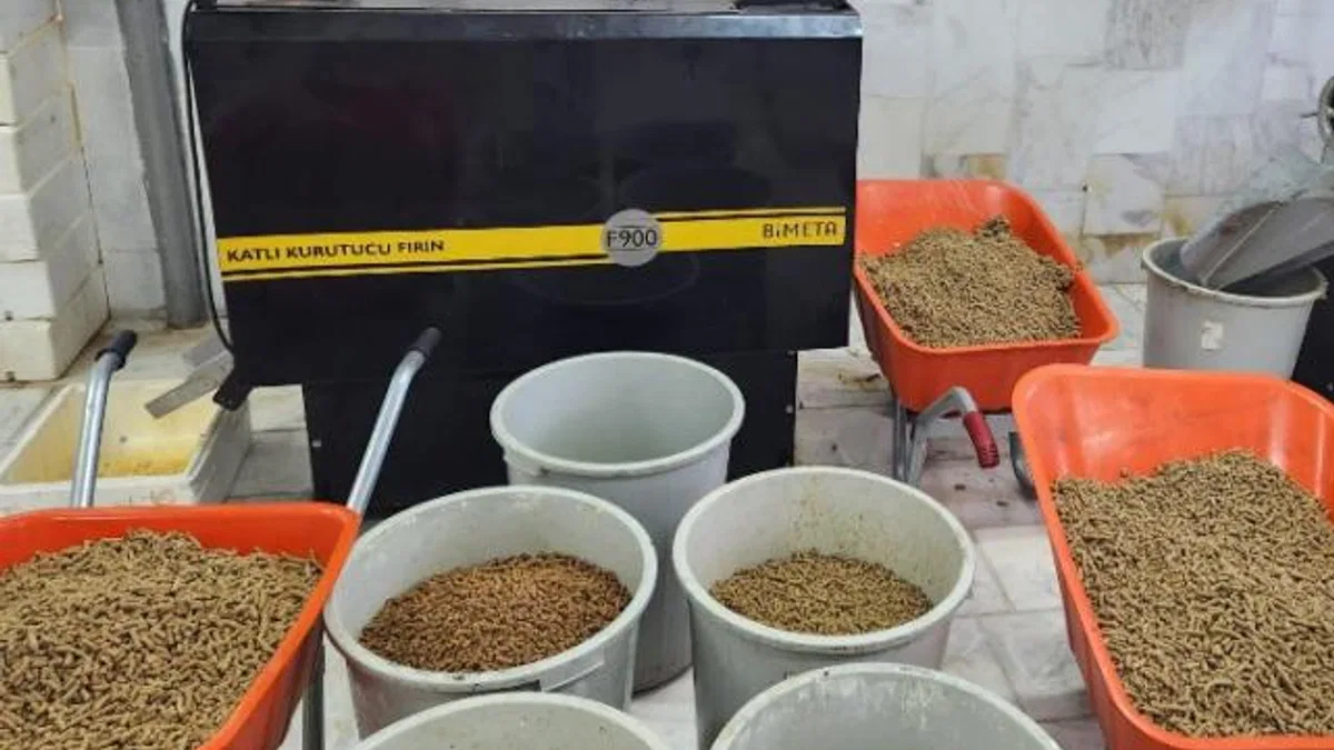 Muğla’da can dostlar için binlerce kilo mama üretildi