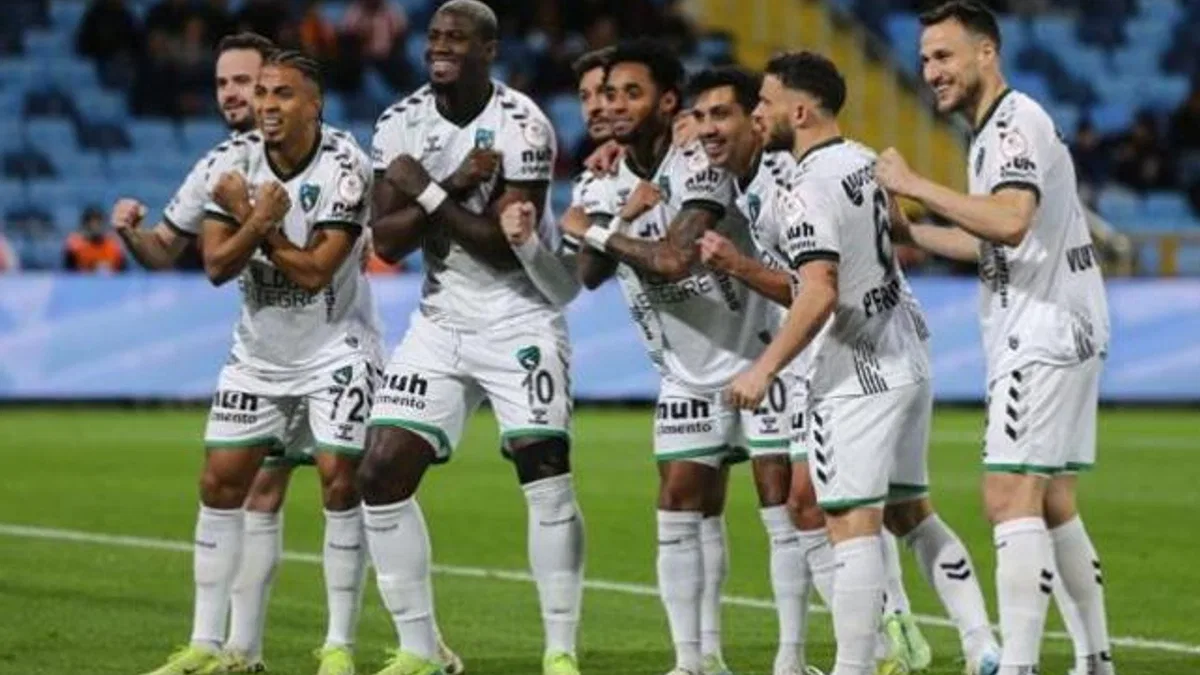 Kocaelispor 16 yıl sonra Trendyol Süper Lig’de!