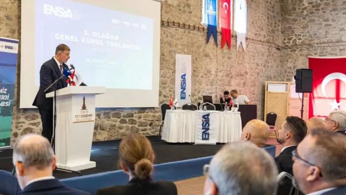 İzmir’de Başkan Tugay’dan sanayicilere yeşil dönüşüm çağrısı