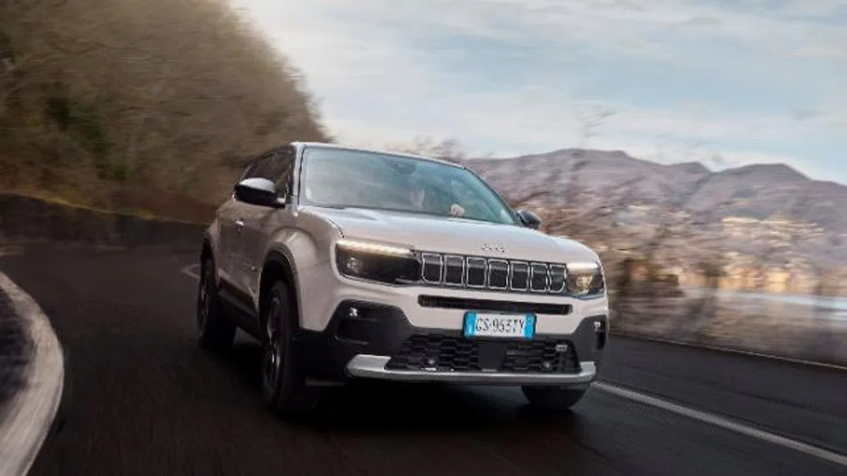 Jeep® “Avenger e-Hybrid” ile Türkiye’deki ürün gamını genişletiyor