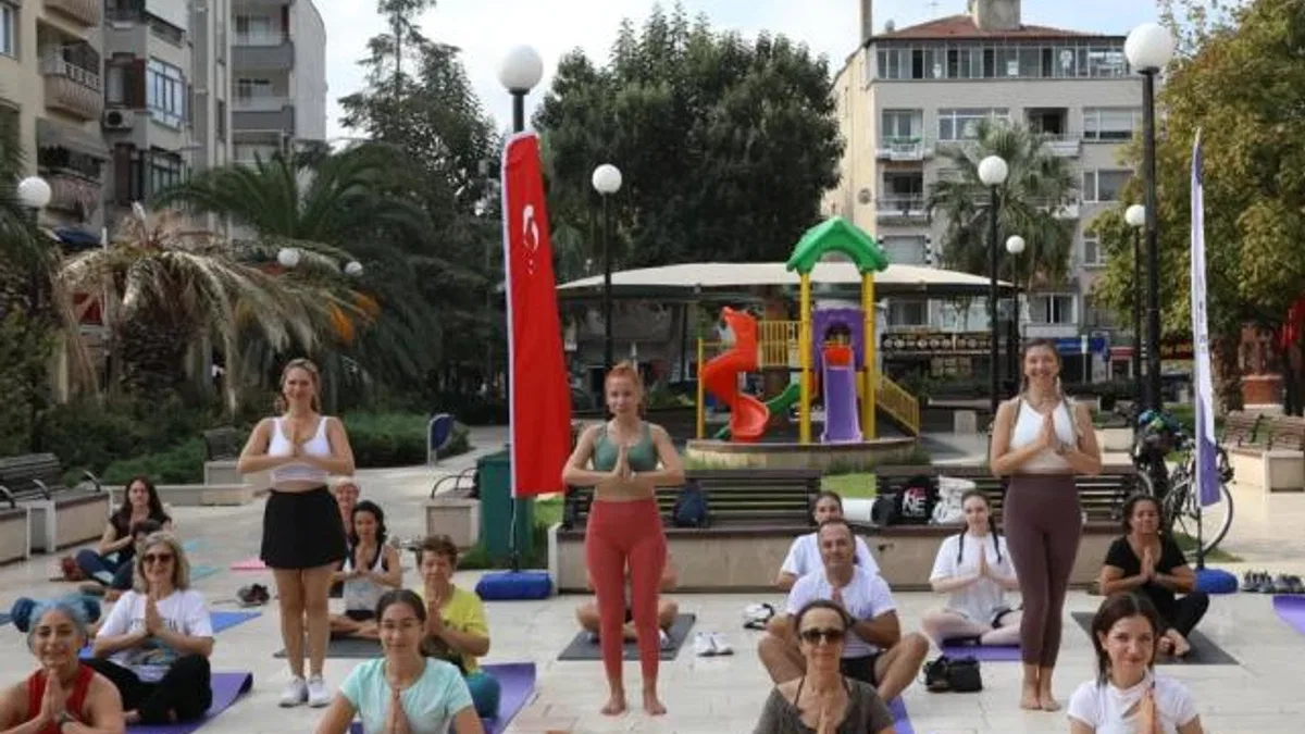 Mudanya Güzelyalı’da yoga ile güne başlandı