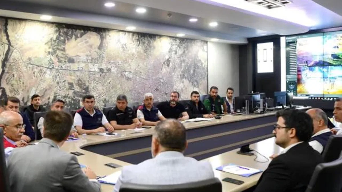 Malatya sağanak yağış sonrası tüm ekipleriyle sahadaydı
