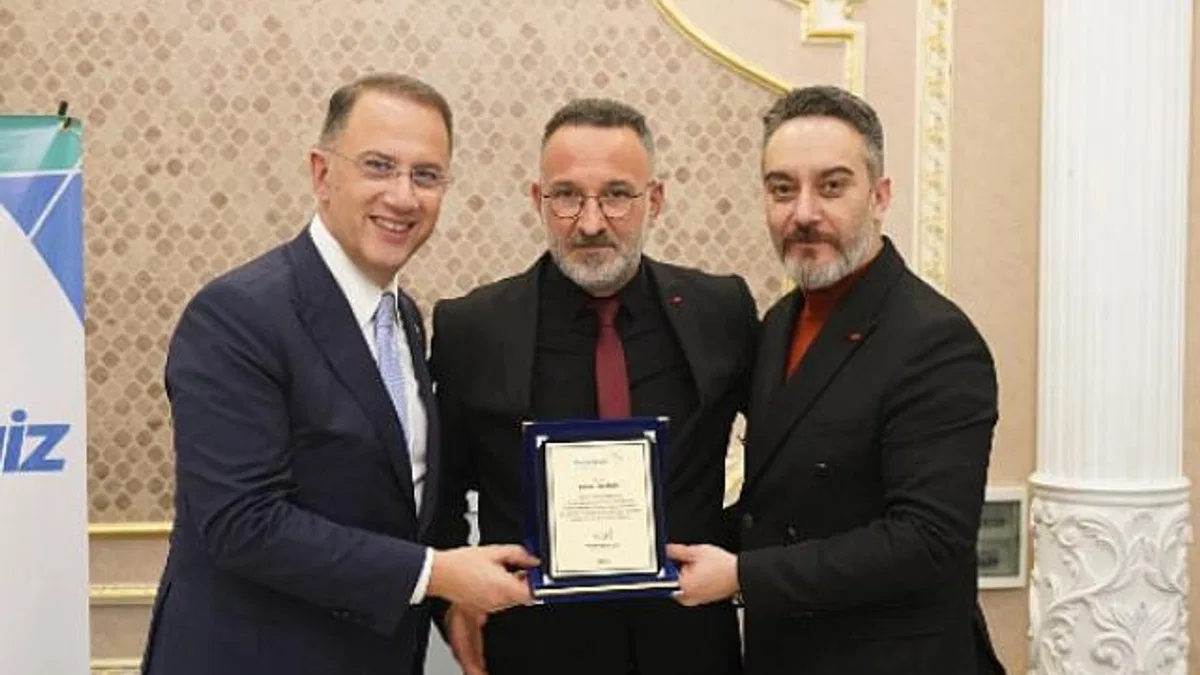 Beylikdüzü Belediyesi Emekli Olan Personeline Veda Programı Düzenledi