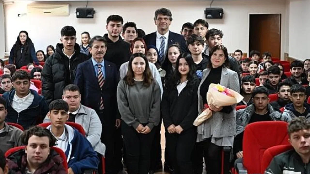 Kartepe MTAL öğrencileri Kocaman’ı dinledi.