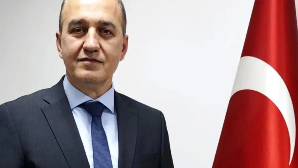 Artvin ASFK Başkanı’ndan okul takımına forma desteği